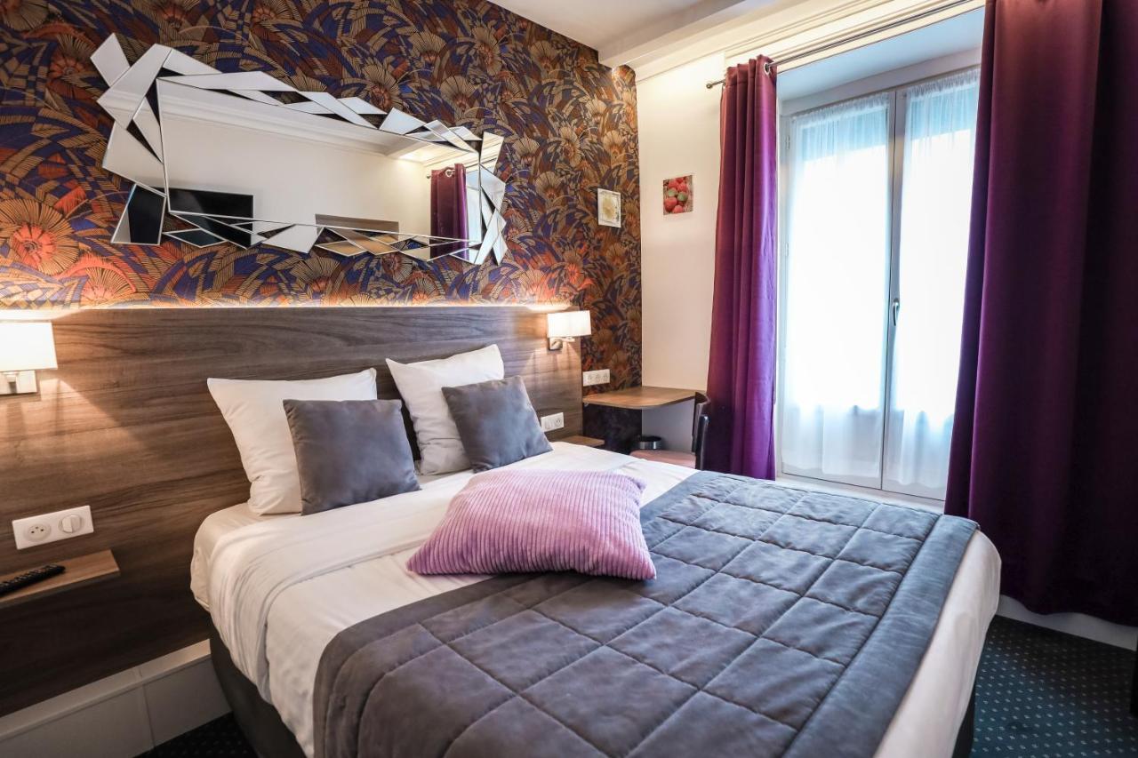 Hotel De La Ta 2*